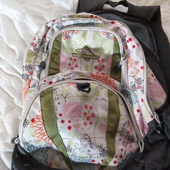 High Sierra Backpack Floral Design NWOT - Picture 3 of 9